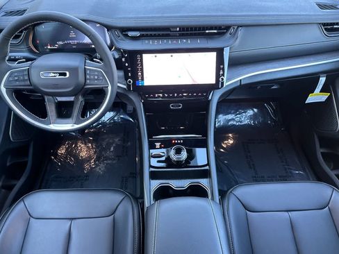 New 2026 Jeep Grand Cherokee Limited AWD/4WD image 3