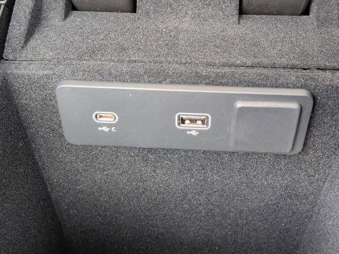 Used 2023 Land Rover Range Rover Velar S image 32