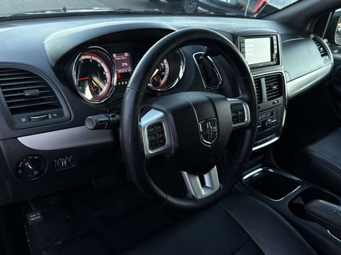 Used 2019 Dodge Grand Caravan GT FWD image 16