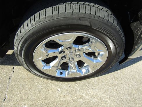 Used 2022 RAM 1500 Big Horn AWD/4WD image 12