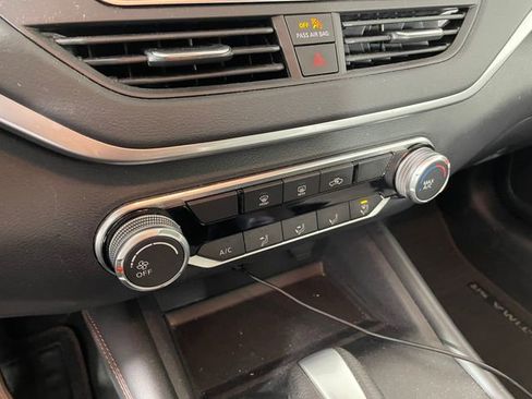 Used 2021 Nissan Altima 2.5 SR FWD image 8