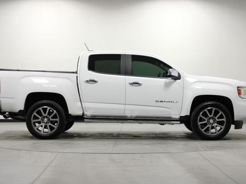 Used 2022 GMC Canyon Denali image 3