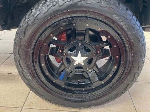 Used 2016 Toyota Tacoma TRD Off-Road w/ Towing Package image 38