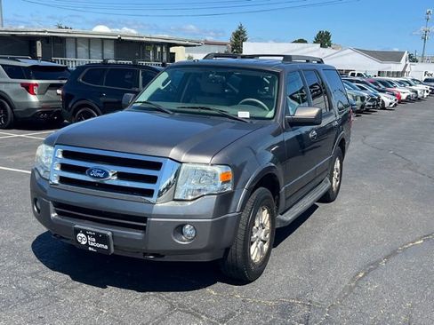 Used 2014 Ford Expedition XLT AWD/4WD image 3
