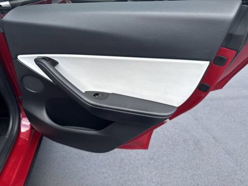 Used 2020 Tesla Model Y Long Range AWD/4WD image 19