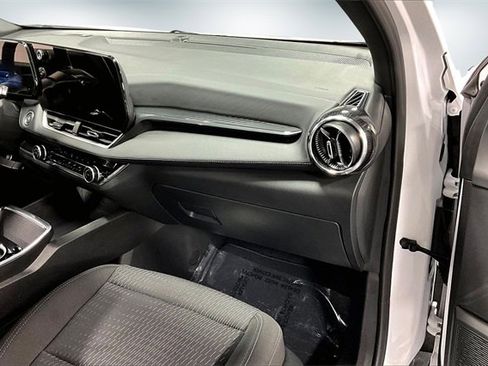 Used 2025 Chevrolet Equinox LT image 24