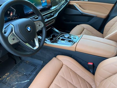 Used 2026 BMW X7 xDrive40i AWD/4WD image 11