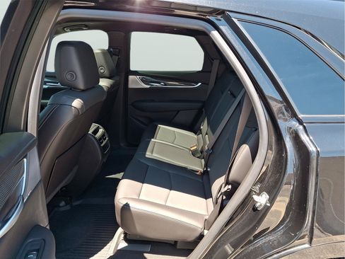 Used 2025 Cadillac XT5 Sportv w/ Technology Package AWD/4WD image 8