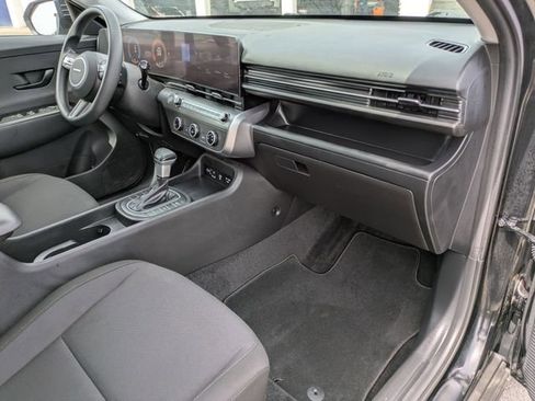 Used 2025 Hyundai Kona SE AWD/4WD image 22