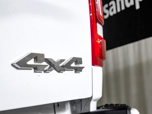 Used 2024 RAM 2500 Laramie AWD/4WD image 45