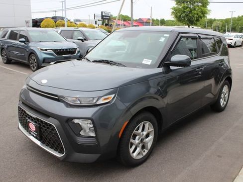 Used 2020 Kia Soul S FWD image 2