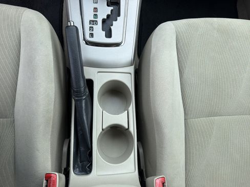 Used 2013 Toyota Corolla LE FWD image 25