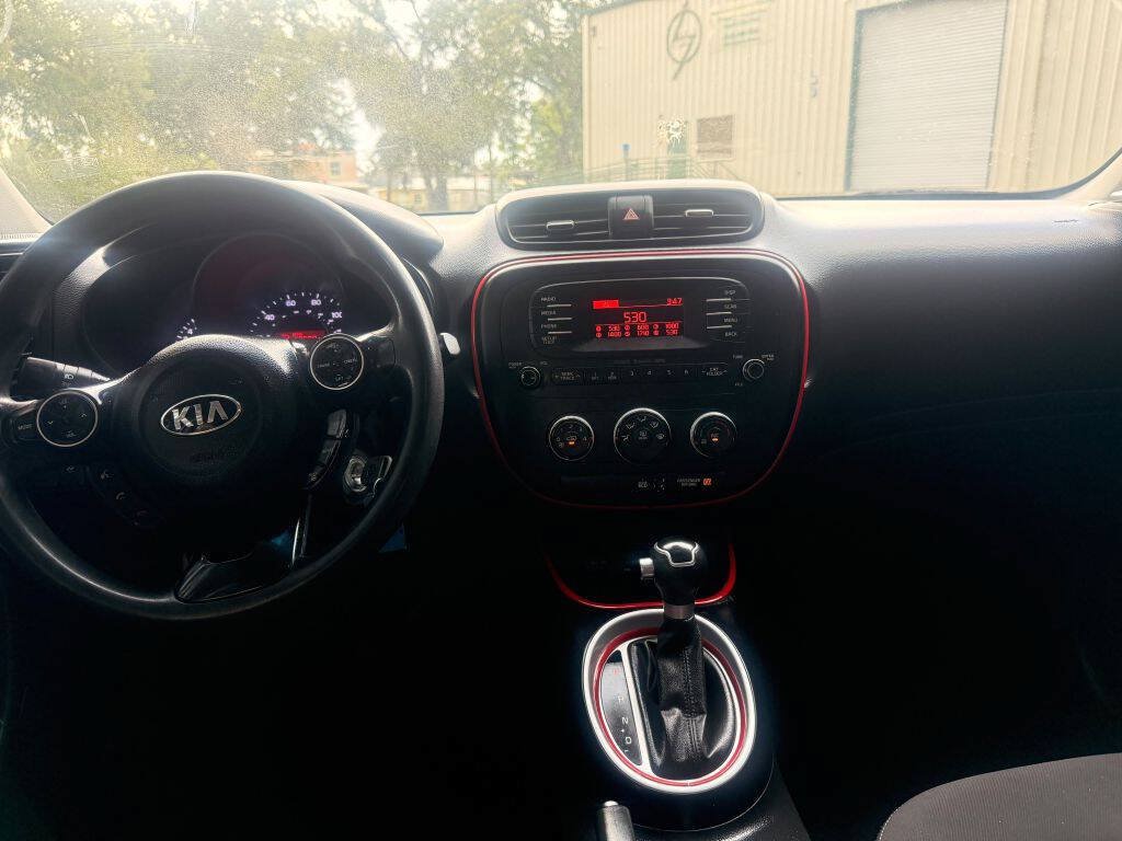 Used 2016 Kia Soul FWD image 14