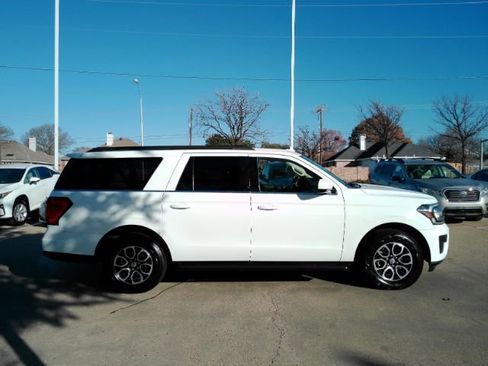 Used 2024 Ford Expedition Max XLT image 5