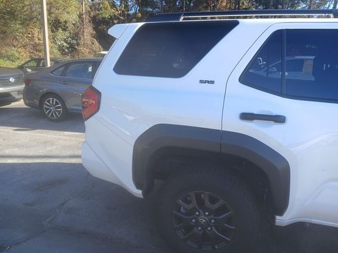 Used 2025 Toyota 4Runner SR5 image 7