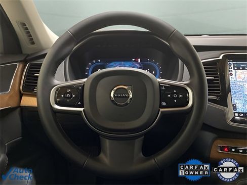 Used 2025 Volvo XC90 B6 Plus image 11