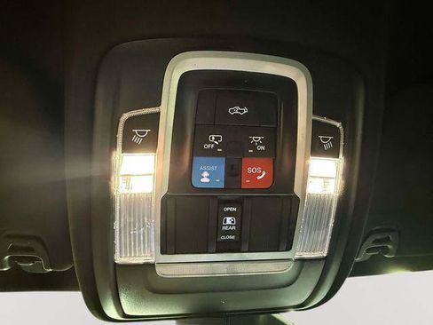 Used 2025 RAM 1500 Laramie AWD/4WD image 38
