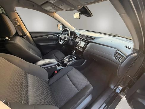 Used 2019 Nissan Rogue SV FWD image 32