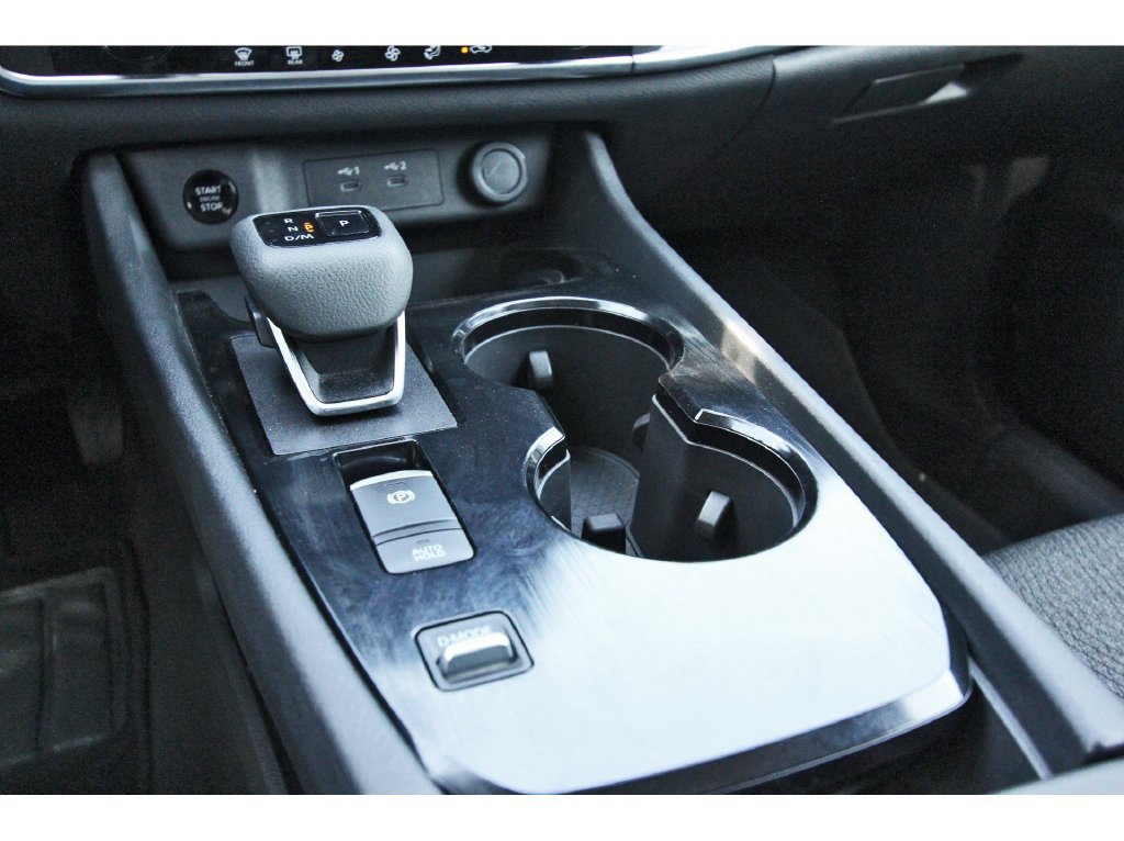 Used 2024 Nissan Rogue SV FWD image 29