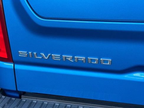 Used 2022 Chevrolet Silverado 1500 RST w/ Convenience Package II AWD/4WD image 6