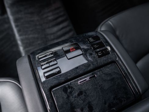 Used 2009 Maybach 57 S image 31