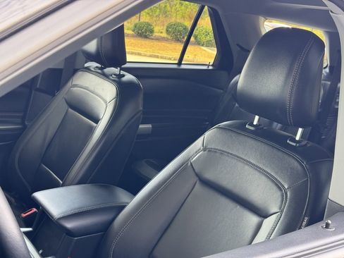 Used 2023 Ford Explorer XLT w/ Equipment Group 202A image 19