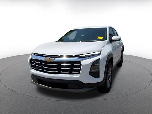 Used 2025 Chevrolet Equinox LT AWD/4WD image 4