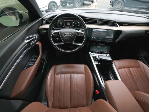 Used 2024 Audi Q8 e-tron Premium Plus AWD/4WD image 42