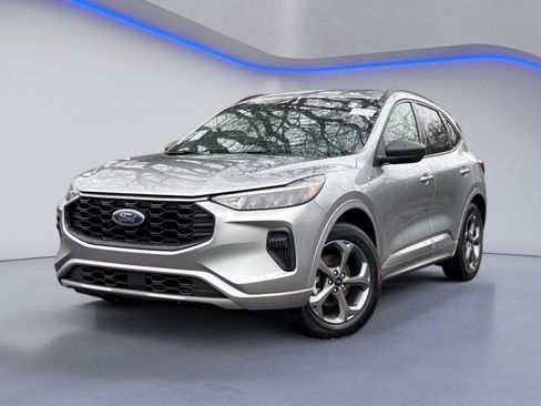 Used 2024 Ford Escape ST-Line w/ Cold Weather Package image 2