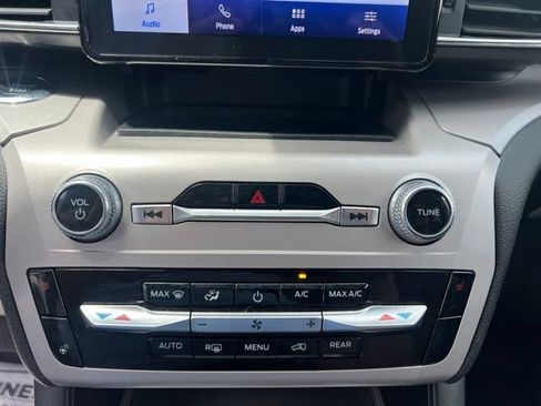 Used 2023 Ford Explorer XLT w/ Equipment Group 202A AWD/4WD image 30
