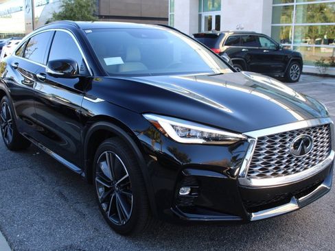 Certified 2025 INFINITI QX55 Essential image 3