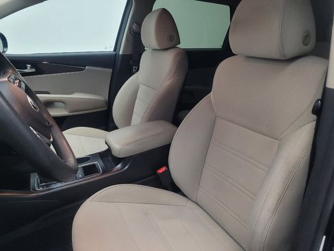 Used 2019 Kia Sorento LX image 17
