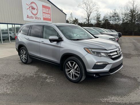 Used 2016 Honda Pilot Touring image 11