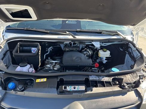 Used 2025 Mercedes-Benz Sprinter 2500 image 28