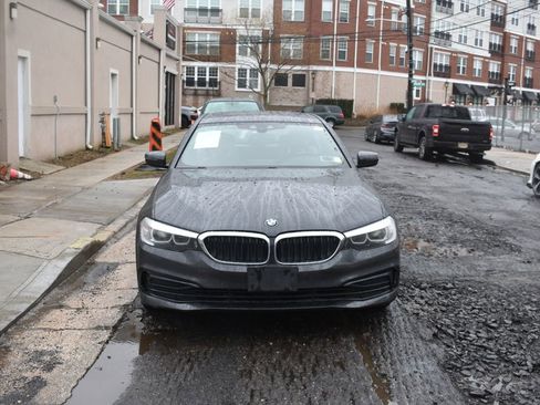 Used 2019 BMW 530i xDrive w/ Convenience Package image 3