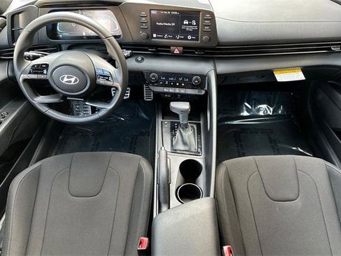 Certified 2025 Hyundai Elantra Sport image 14