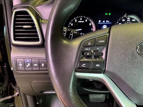 Used 2020 Hyundai Tucson Limited FWD image 12