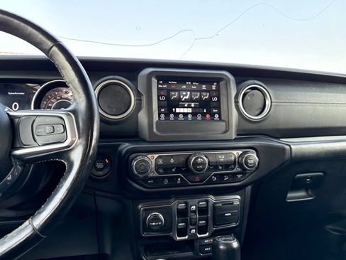 Used 2020 Jeep Wrangler Unlimited Sahara w/ LED Lighting Group AWD/4WD image 21