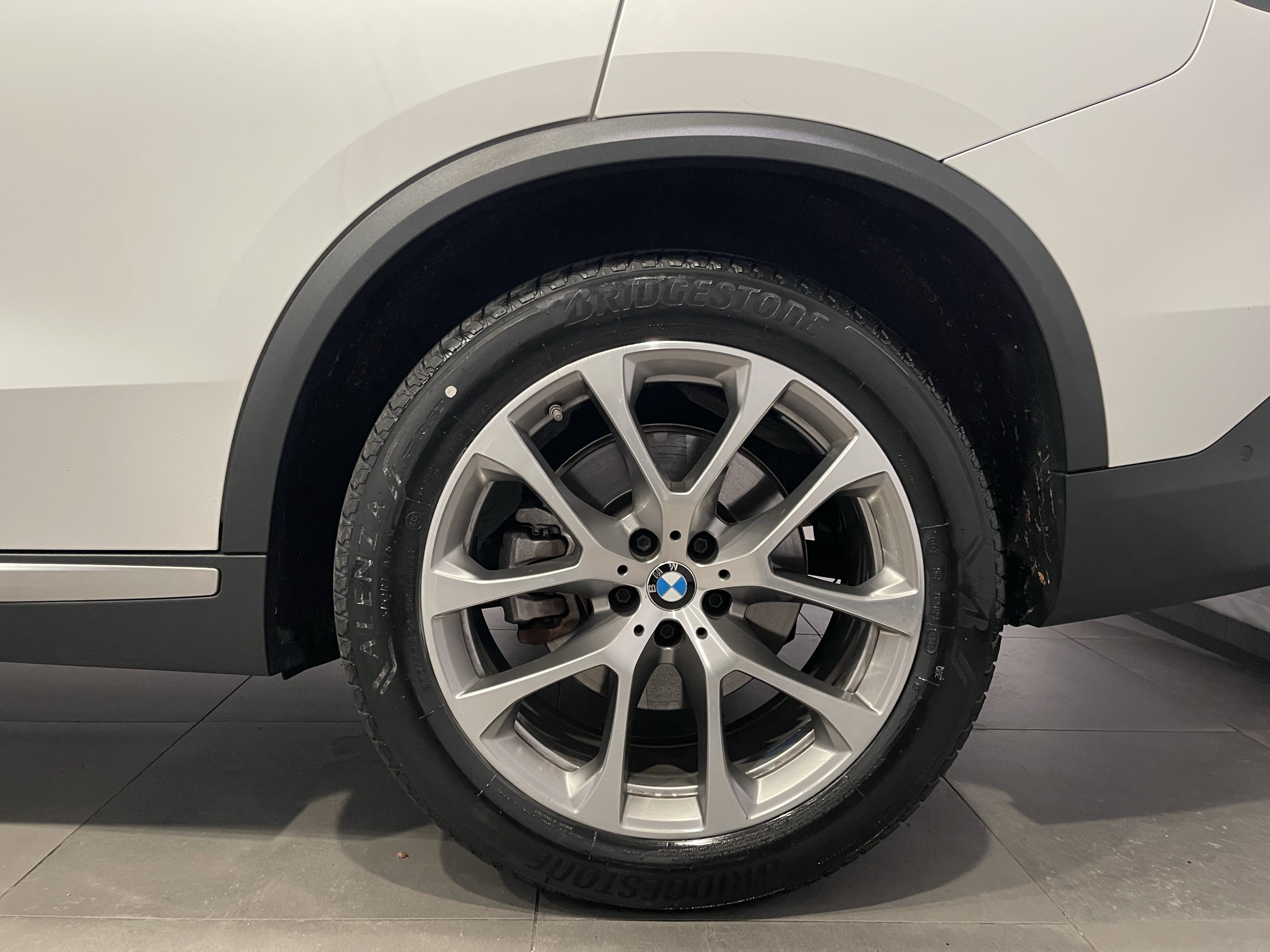Certified 2024 BMW X5 xDrive40i w/ Parking Assistance Package AWD/4WD image 8