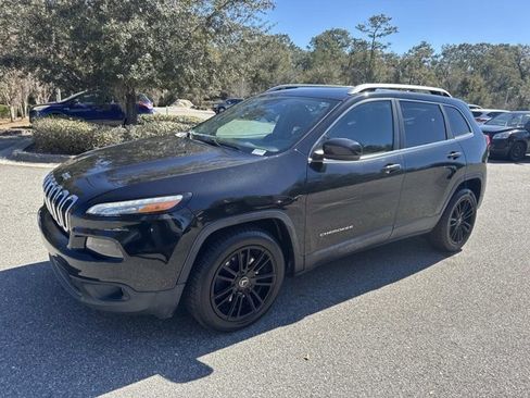 Used 2016 Jeep Cherokee Latitude w/ Safety/Convenience Group image 5