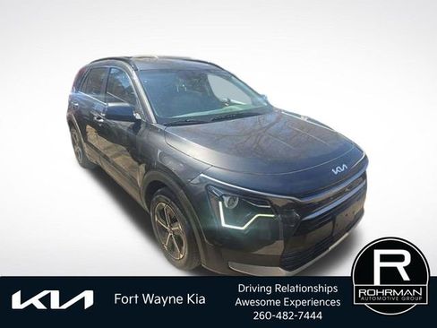 Used 2023 Kia Niro EX FWD image 4
