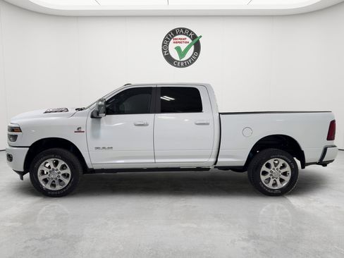 Used 2026 RAM 2500 Laramie AWD/4WD image 2