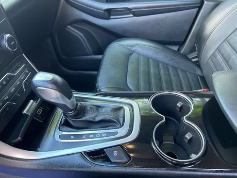 Used 2016 Ford Edge SEL w/ Equipment Group 201A AWD/4WD image 16