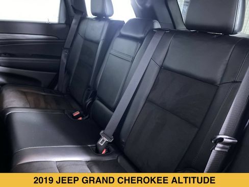 Used 2019 Jeep Grand Cherokee Altitude AWD/4WD image 14