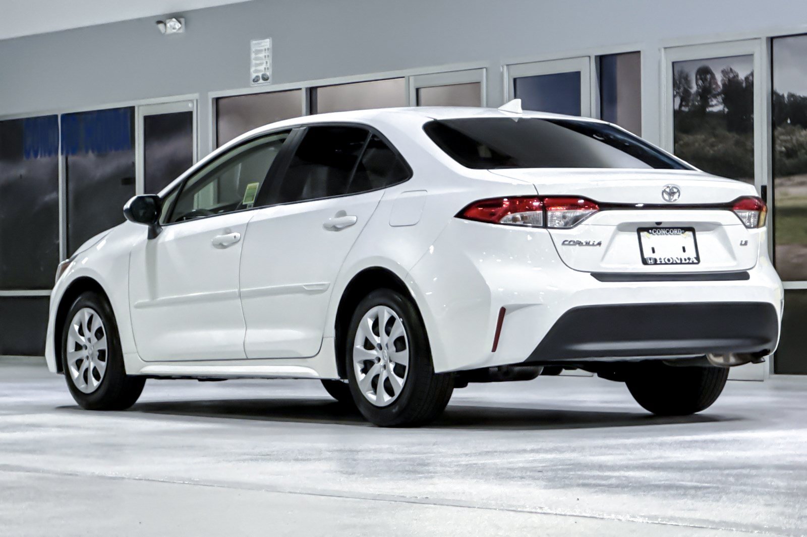 Used 2026 Toyota Corolla LE FWD image 3
