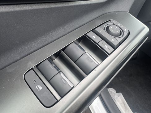 New 2026 Toyota C-HR AWD/4WD image 11