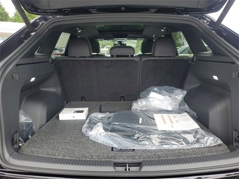 New 2026 Volkswagen Atlas Cross Sport SE image 8