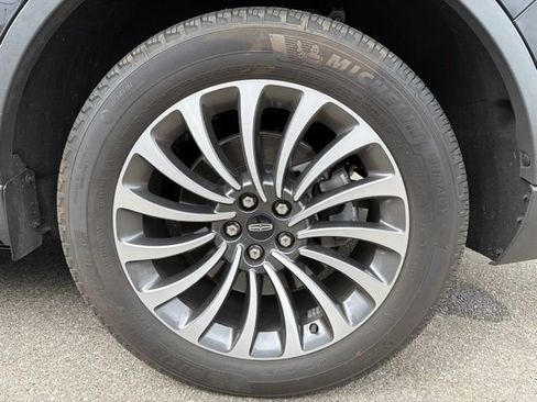 Used 2023 Lincoln Aviator Reserve RWD image 24
