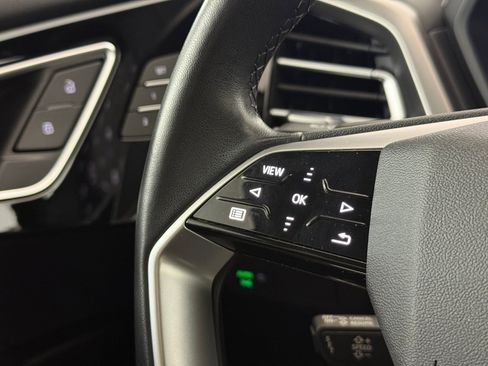 Used 2023 Audi Q4 e-tron Premium Plus w/ Premium Plus image 17