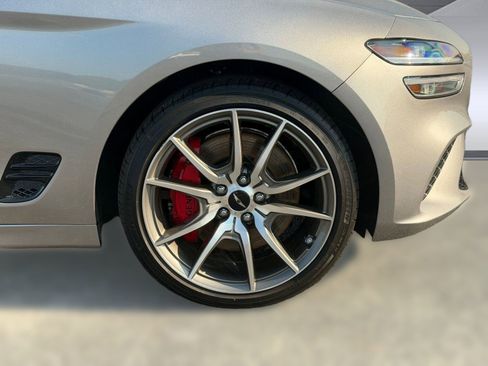 Used 2025 Genesis G70 2.5T RWD image 11